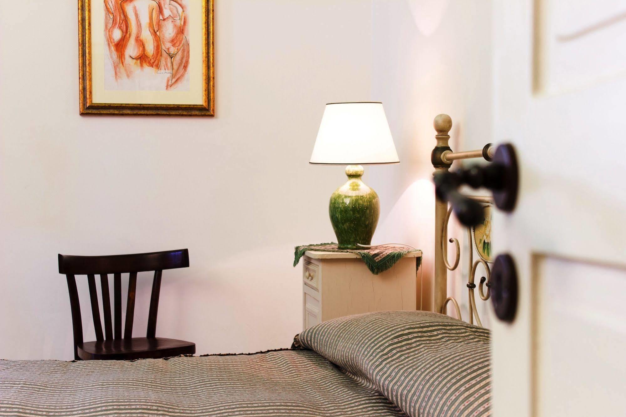 Bed and Breakfast Anticadimora Dei Pepe Salve Esterno foto