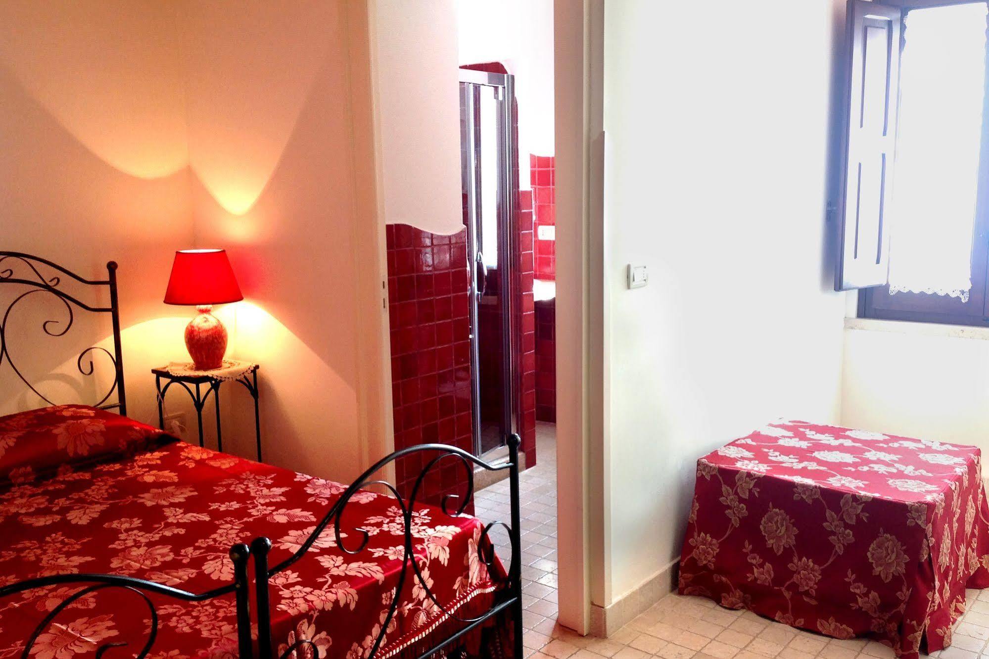 Bed and Breakfast Anticadimora Dei Pepe Salve Esterno foto